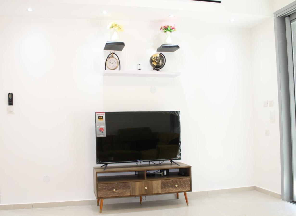 Beach Suite Israel- Private Jacuzzi, Beach View, Gym, Low Fee For Off-Site Indoor Pool & Spa ביץ סוייט ישראל- ג'קוזי פרטי עם נוף ים, אפשרות לבריכה מקורה וספא בתשלום ממש מוזל Ashkelon Exterior photo