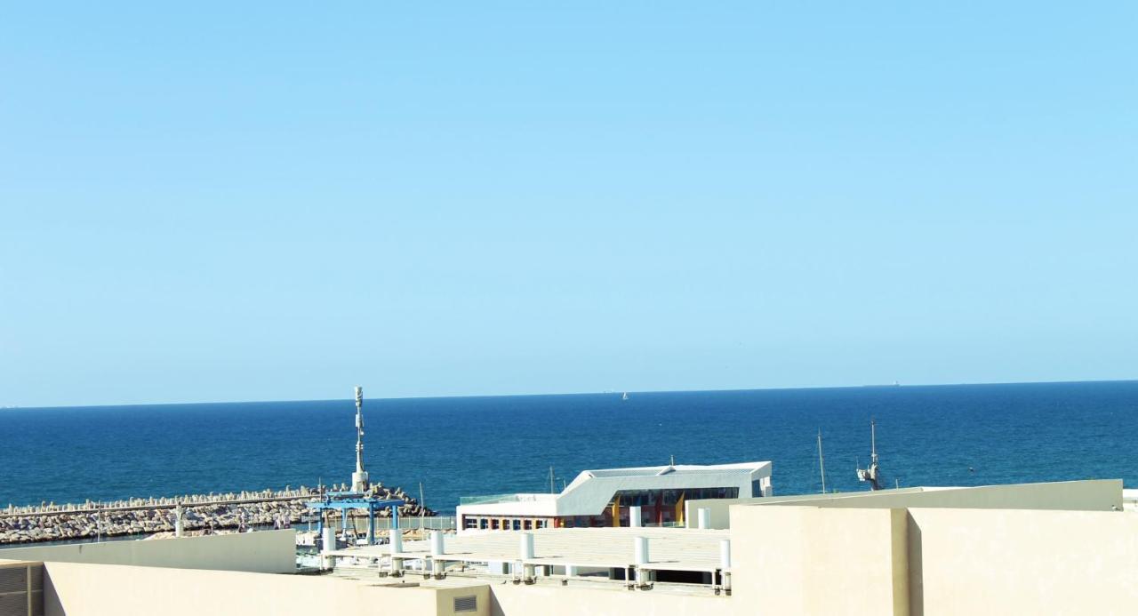 Beach Suite Israel- Private Jacuzzi, Beach View, Gym, Low Fee For Off-Site Indoor Pool & Spa ביץ סוייט ישראל- ג'קוזי פרטי עם נוף ים, אפשרות לבריכה מקורה וספא בתשלום ממש מוזל Ashkelon Exterior photo