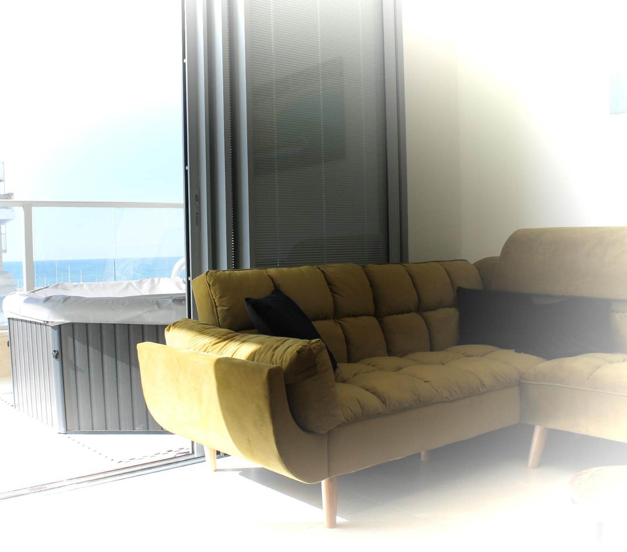 Beach Suite Israel- Private Jacuzzi, Beach View, Gym, Low Fee For Off-Site Indoor Pool & Spa ביץ סוייט ישראל- ג'קוזי פרטי עם נוף ים, אפשרות לבריכה מקורה וספא בתשלום ממש מוזל Ashkelon Exterior photo