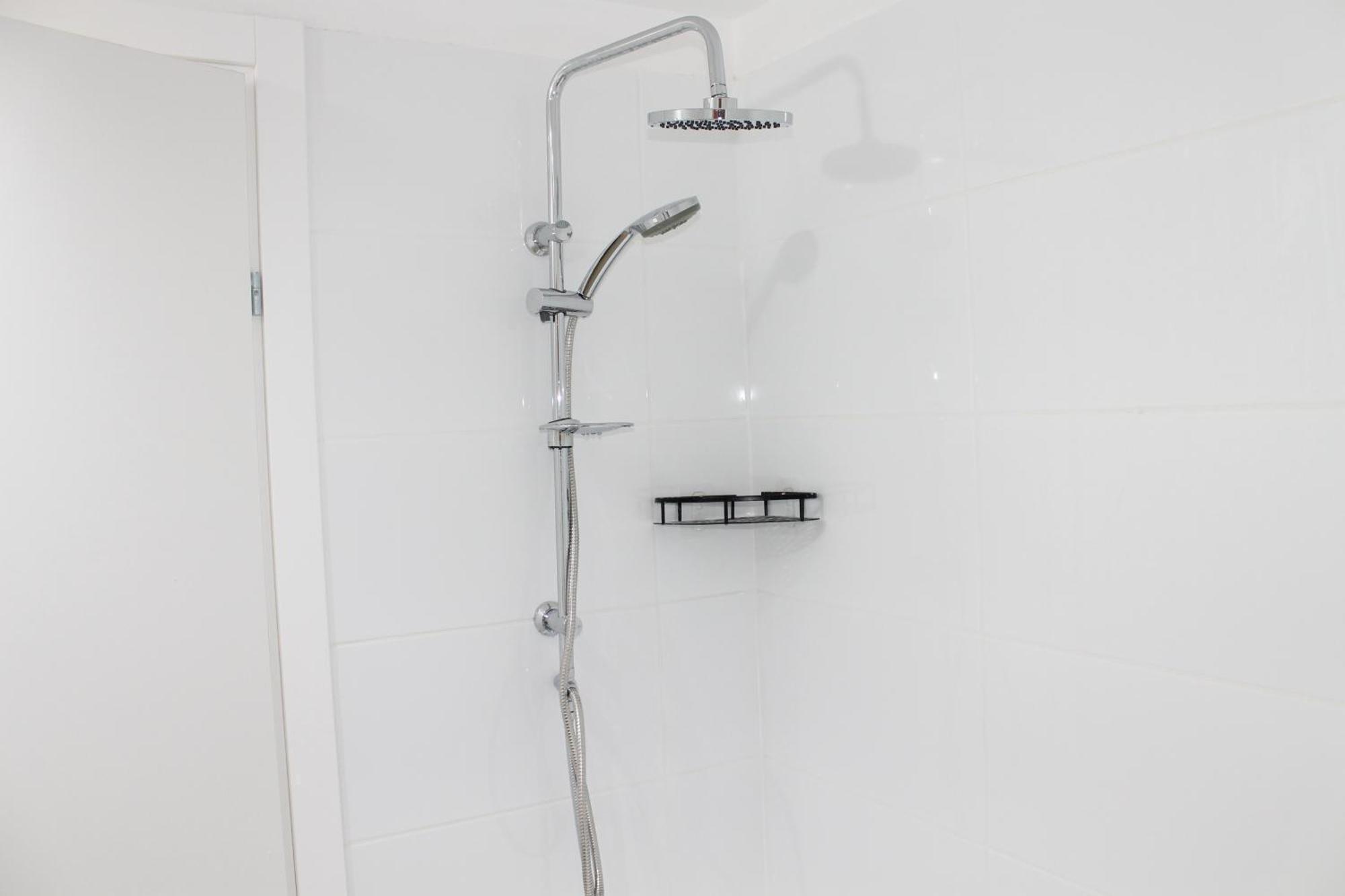 Beach Suite Israel- Private Jacuzzi, Beach View, Gym, Low Fee For Off-Site Indoor Pool & Spa ביץ סוייט ישראל- ג'קוזי פרטי עם נוף ים, אפשרות לבריכה מקורה וספא בתשלום ממש מוזל Ashkelon Exterior photo